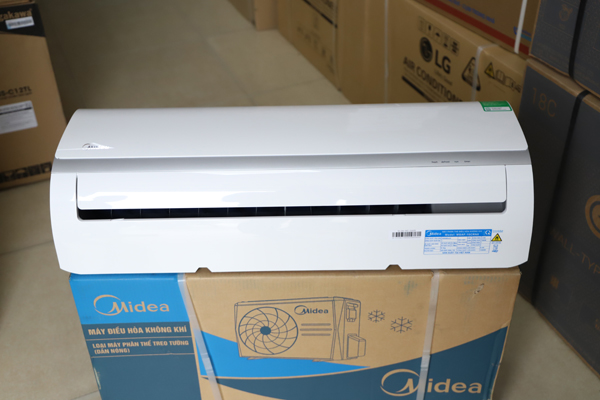 Điều hòa Midea 1 chiều 9000BTU MSAFGII-10CRN8